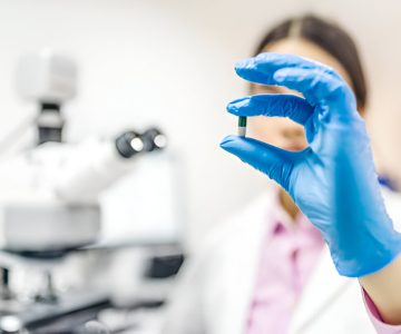 背景图_研究人员with胶囊 背景图_研究人员with胶囊